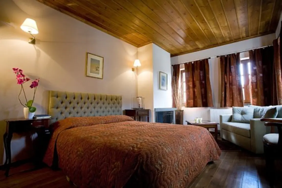 Hotel Of 1000 M² In Epirus