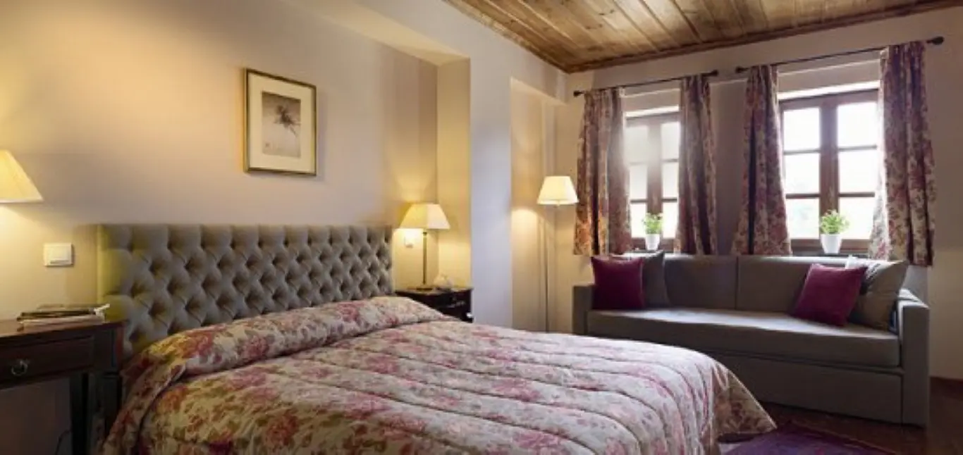 Hotel Of 1000 M² In Epirus