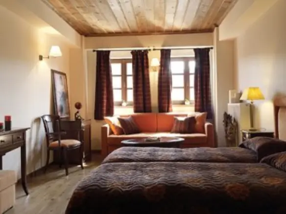 Hotel In Timfi, Greece (1.000 M²)