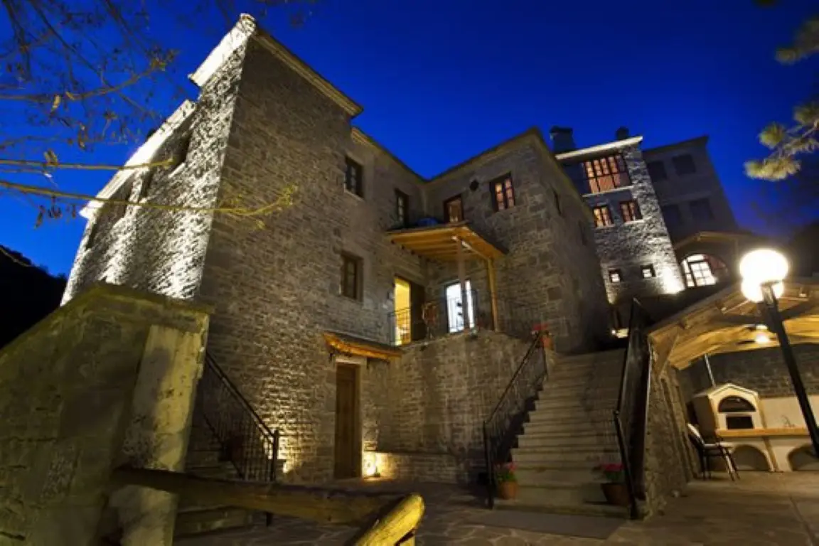 Hotel Of 1000 M² In Epirus