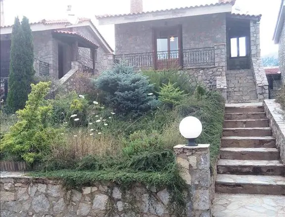 2-bedroom Detached House In Arachova, Greece (70 M²)