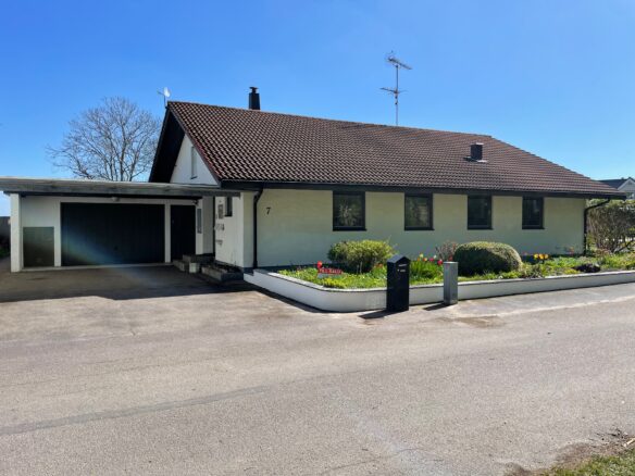 Villa Of 210 M² With Ocean View In Strand