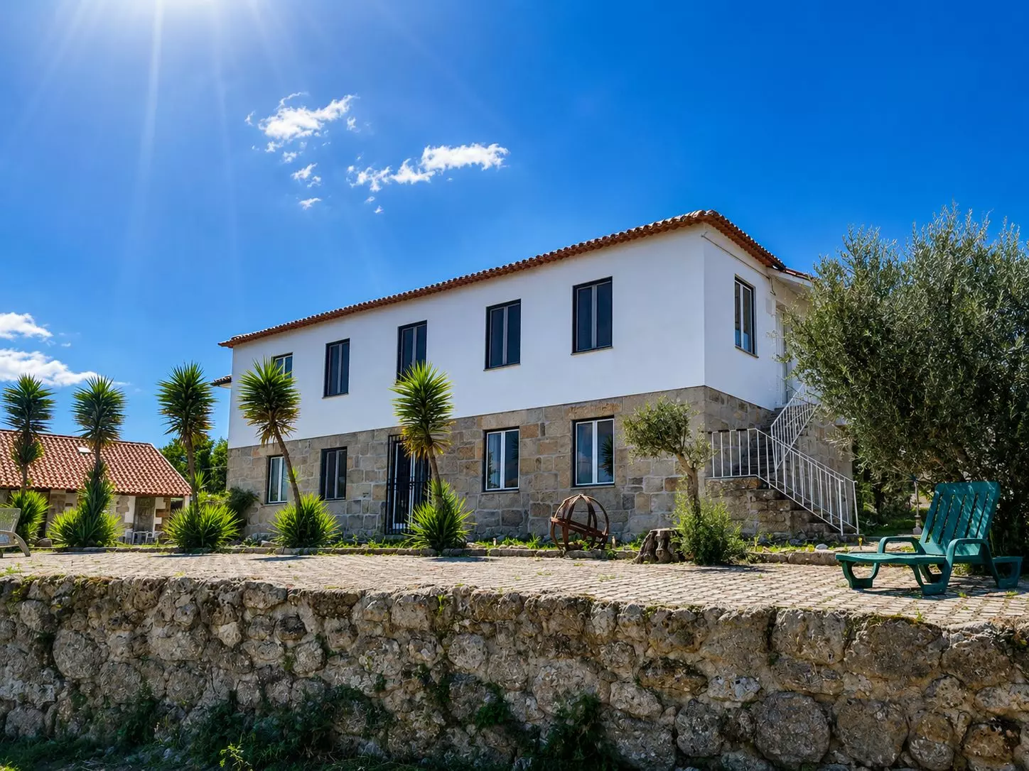 Countryhouse Of 500 M² With Central Portugal In Its Location
