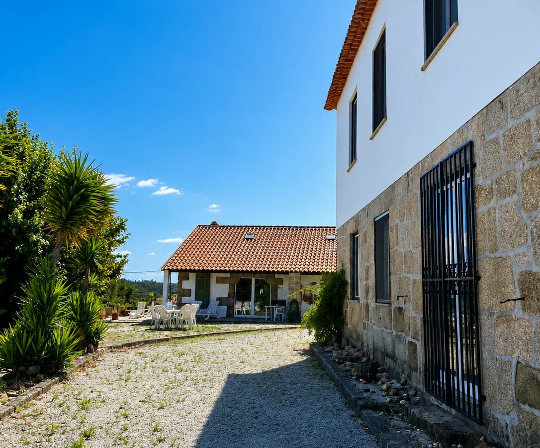 Countryhouse Of 500 M² With Central Portugal In Its Location