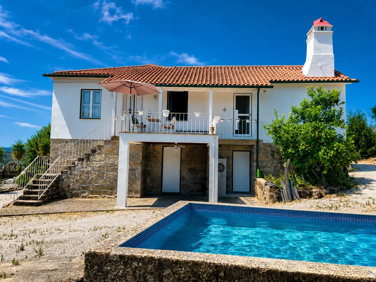 Countryhouse Of 500 M² With Central Portugal In Its Location