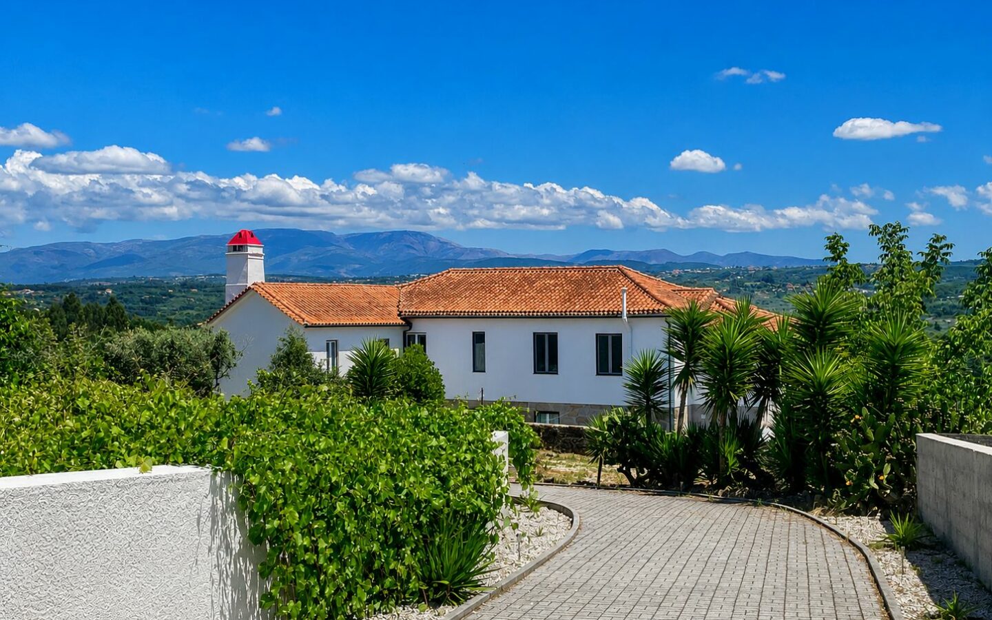 Countryhouse Of 500 M² With Central Portugal In Its Location