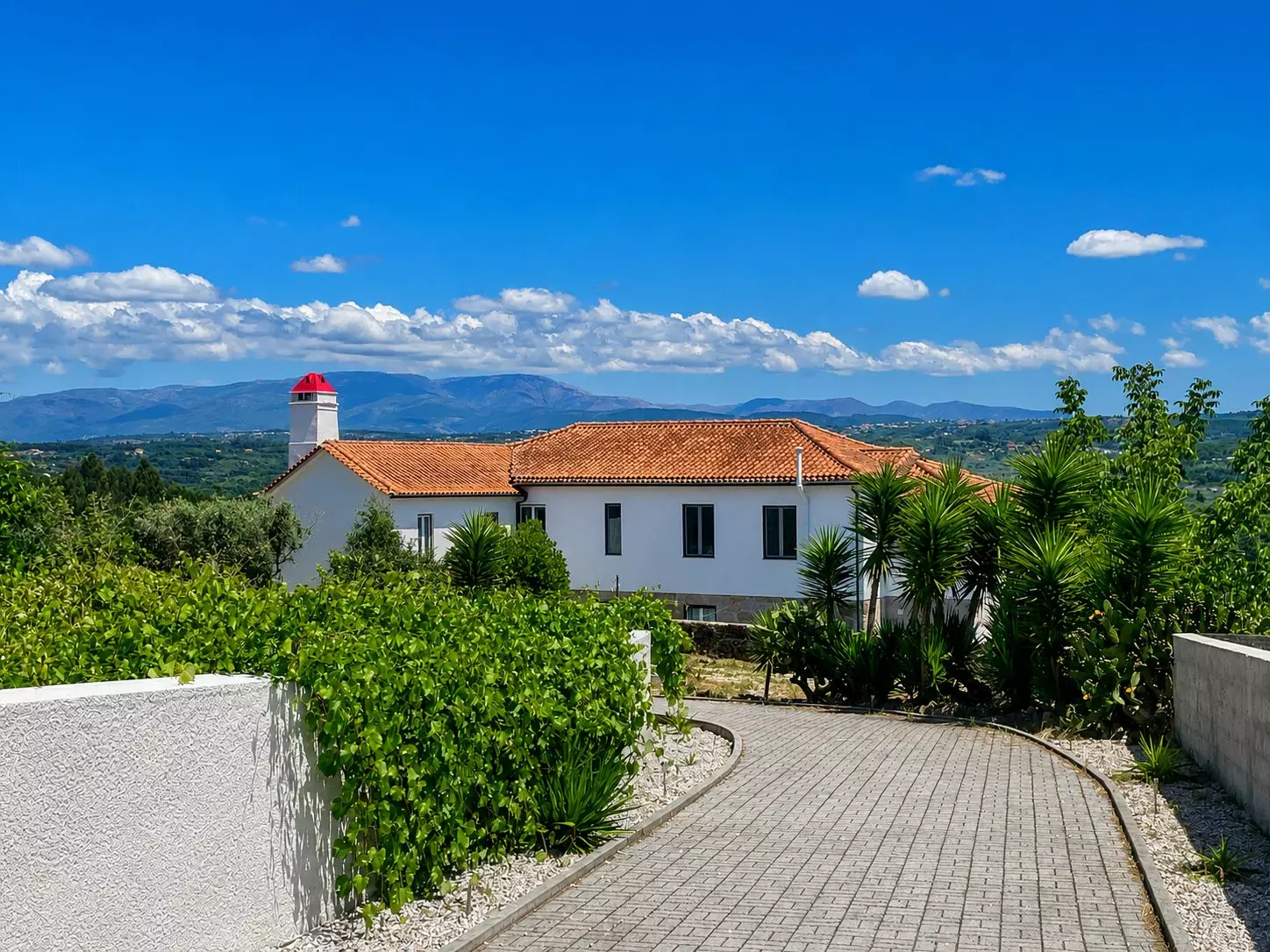 Countryhouse Of 500 M² With Central Portugal In Its Location