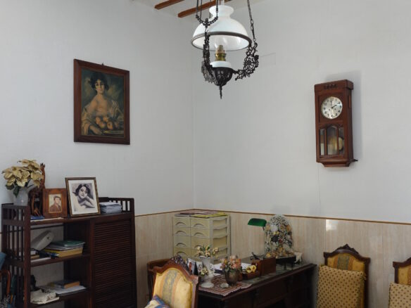 House Of 300 M² With Large Orchard In 30 Minutes From The Sea
