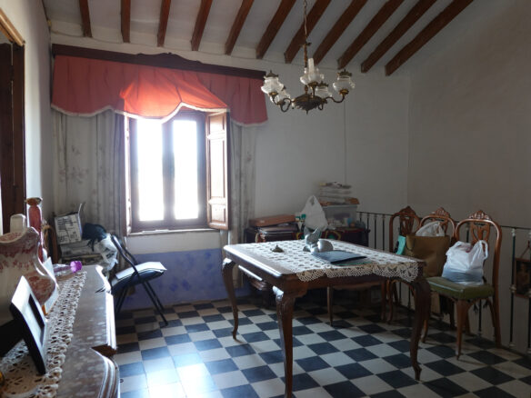 House Of 300 M² With Large Orchard In 30 Minutes From The Sea