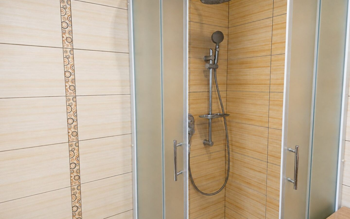 Apartment Of 57 M² With Modern And Fully Furnished Features In Bronx, Varaždin