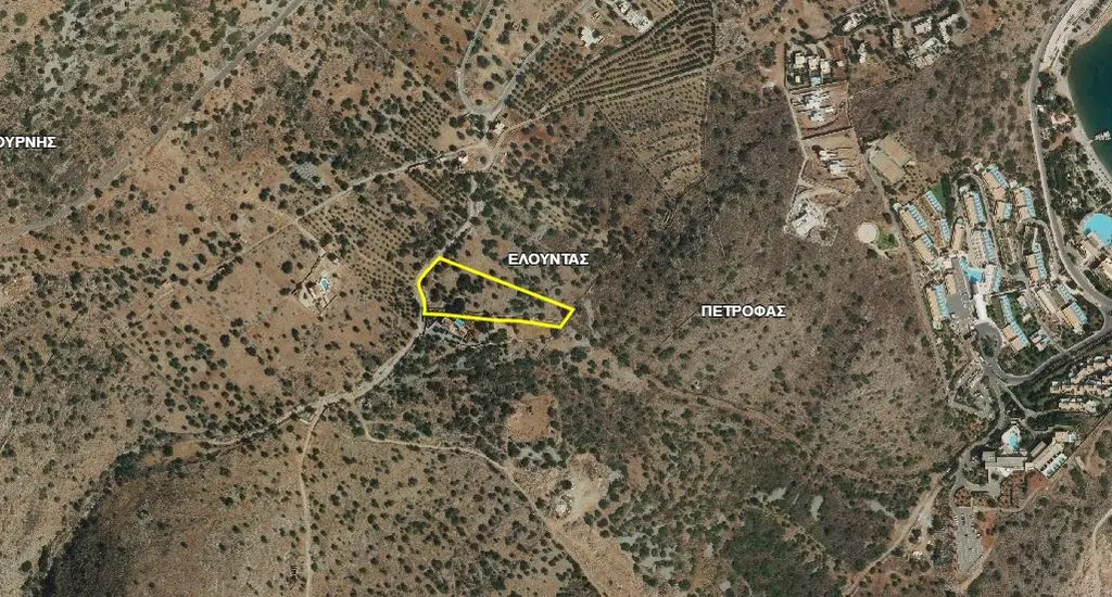 Land Of 8000 M² In Crete