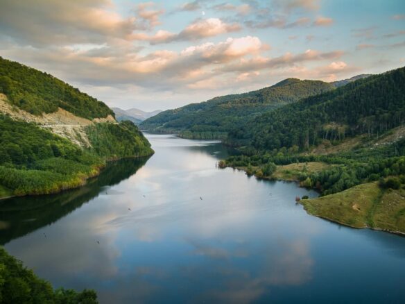 5 Hectares Off-grid Property With 3 Natural Springs In Lake Siriu, Romania