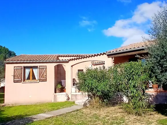 Detached House Of 115 M² In Bize Minervois