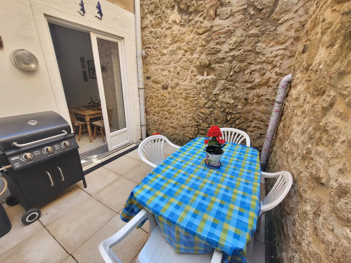 Apartment Of 77 M² In Saint Genies De Fontedit