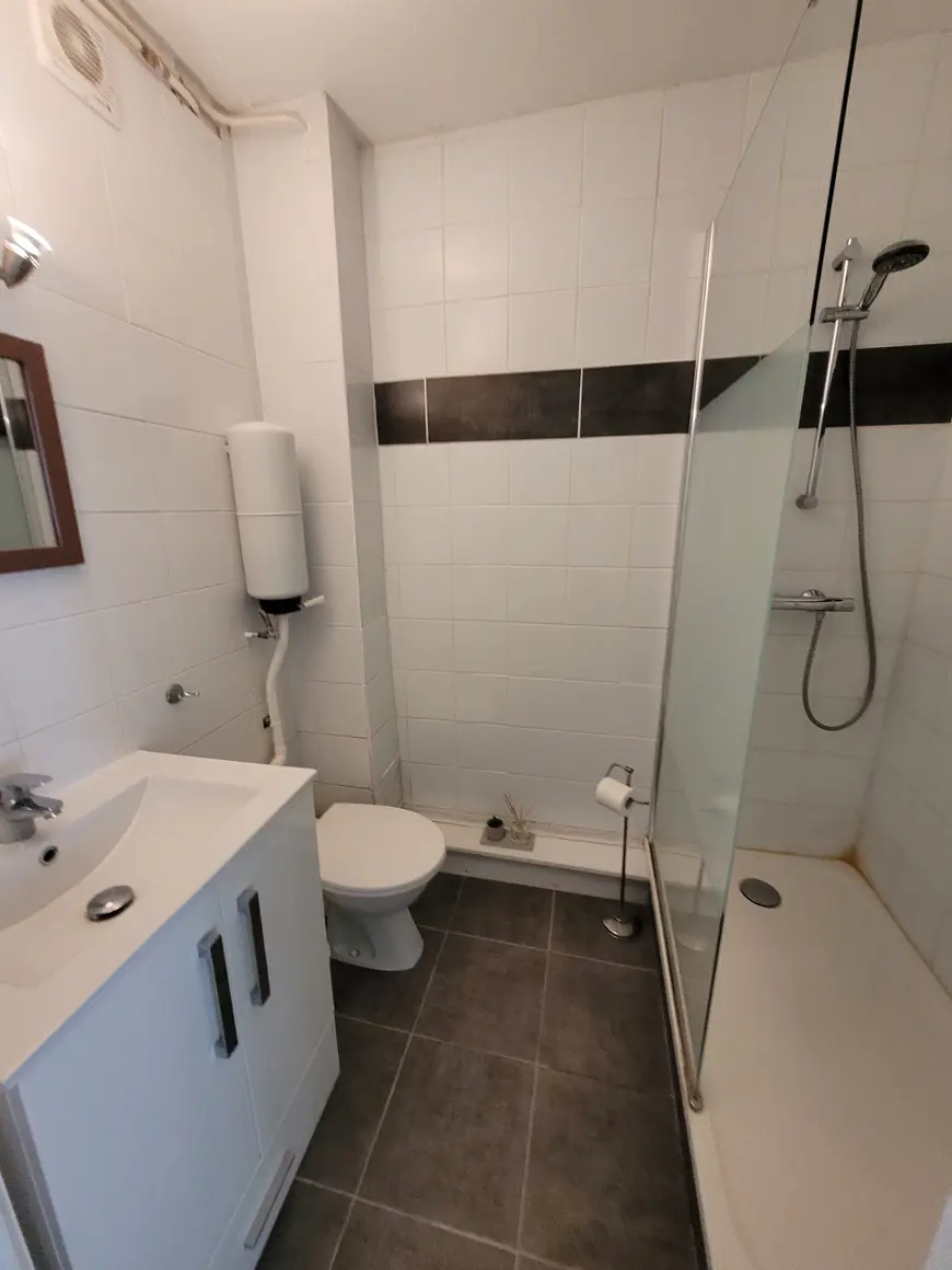 Apartment Of 77 M² In Saint Genies De Fontedit