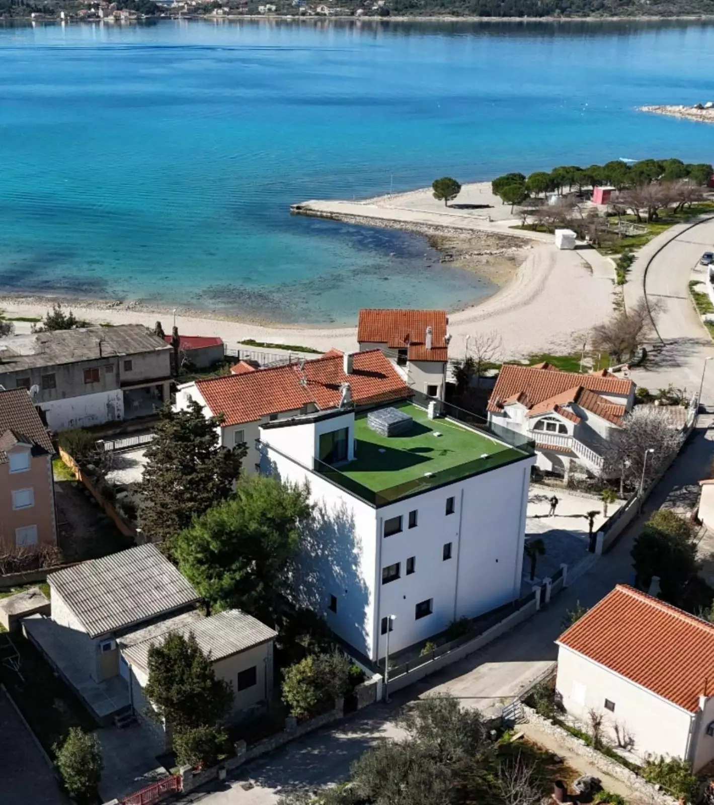 Villa Of 300 M² With Rooftop Jacuzzi In Srima, Vodice