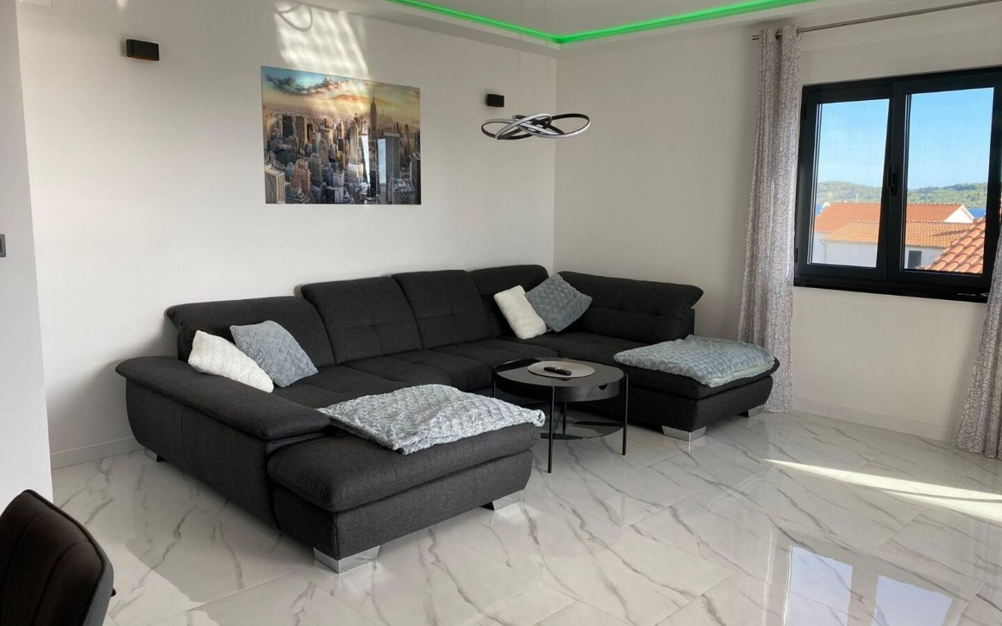 Villa Of 300 M² With Rooftop Jacuzzi In Srima, Vodice