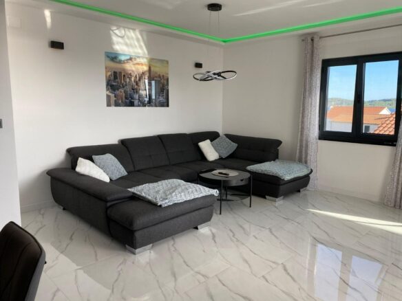 Villa Of 300 M² With Rooftop Jacuzzi In Srima, Vodice