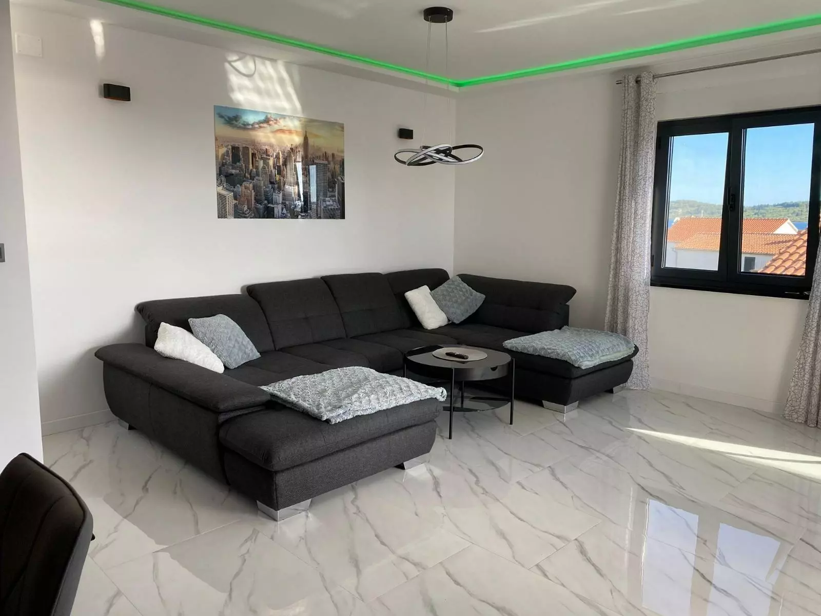 Villa Of 300 M² With Rooftop Jacuzzi In Srima, Vodice