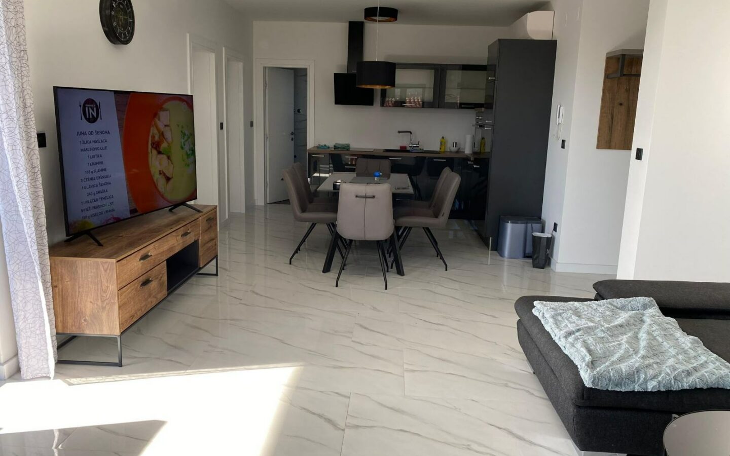 Villa Of 300 M² With Rooftop Jacuzzi In Srima, Vodice