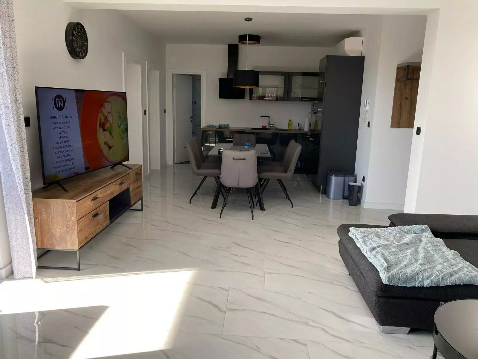 Villa Of 300 M² With Rooftop Jacuzzi In Srima, Vodice