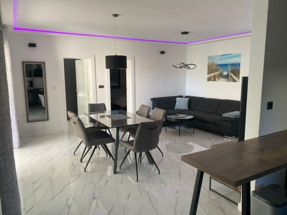 Villa Of 300 M² With Rooftop Jacuzzi In Srima, Vodice