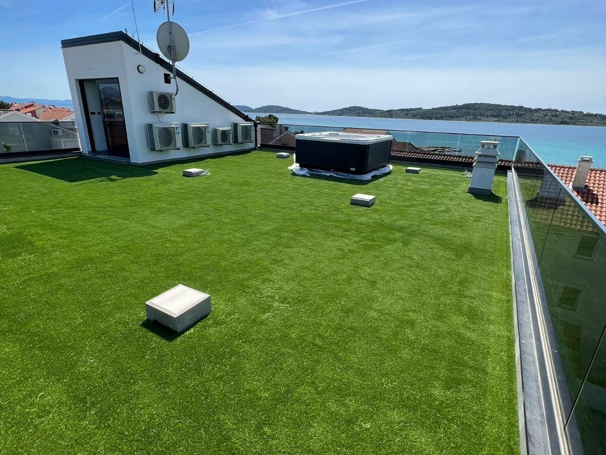 Villa Of 300 M² With Rooftop Jacuzzi In Srima, Vodice