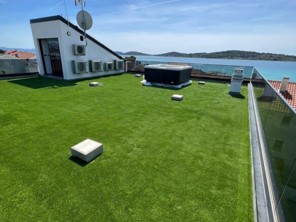 Villa Of 300 M² With Rooftop Jacuzzi In Srima, Vodice