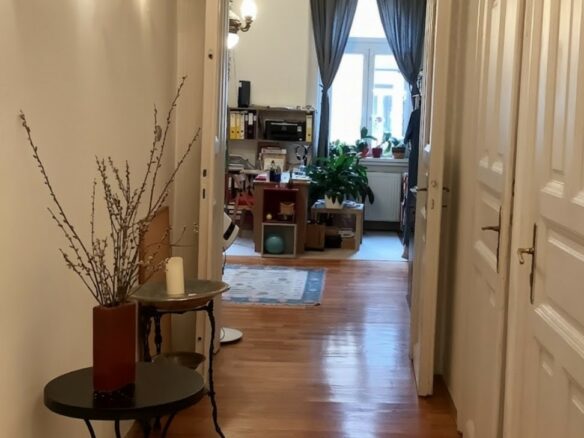 Apartment Of 81 M² With 3.7 M Ceilings & Loft Potential Near Városliget
