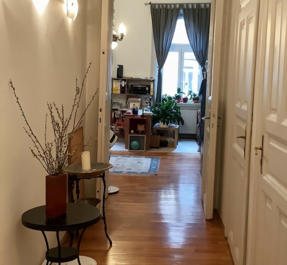 Apartment Of 81 M² With 3.7 M Ceilings & Loft Potential Near Városliget