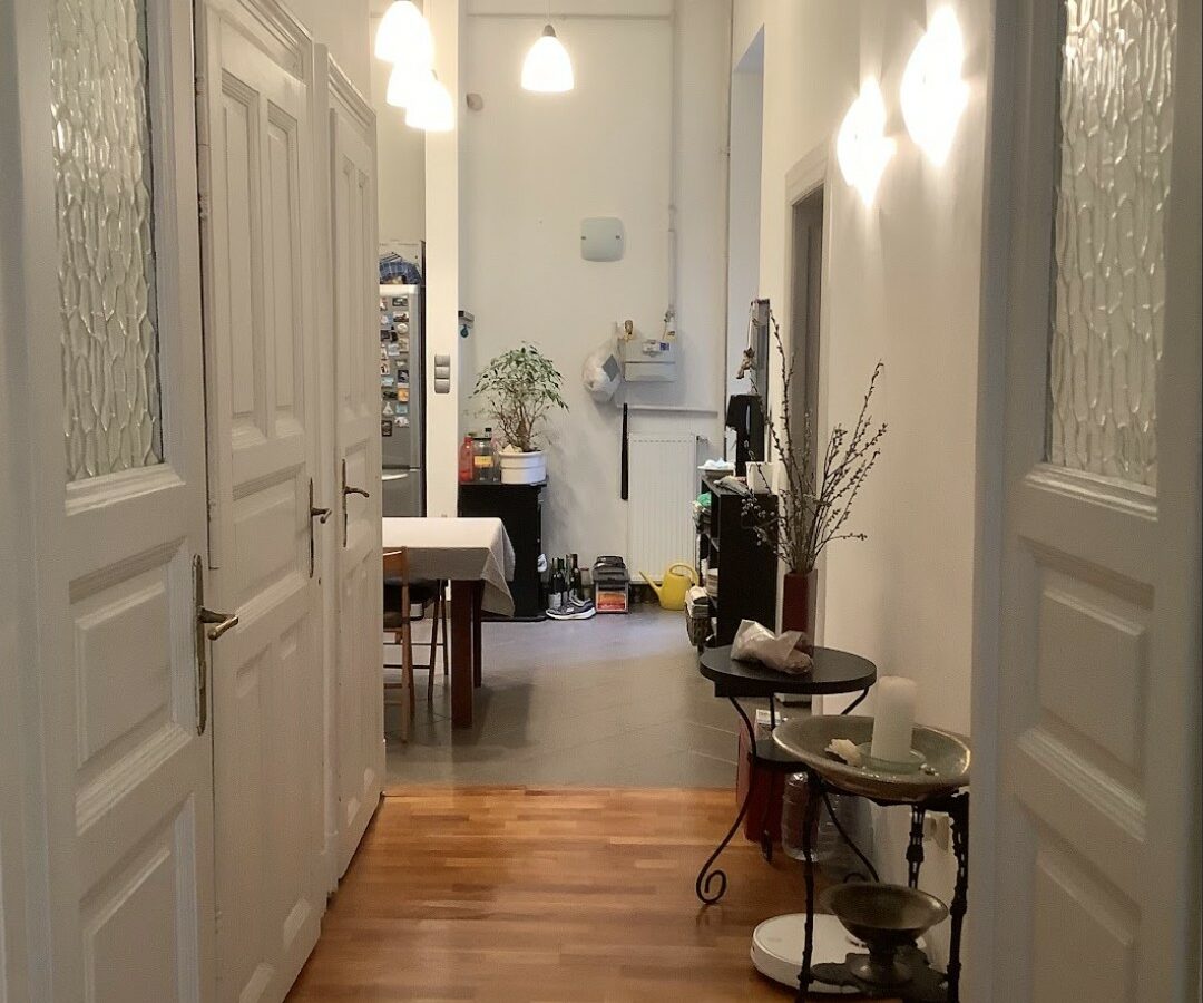 Apartment Of 81 M² With 3.7 M Ceilings & Loft Potential Near Városliget