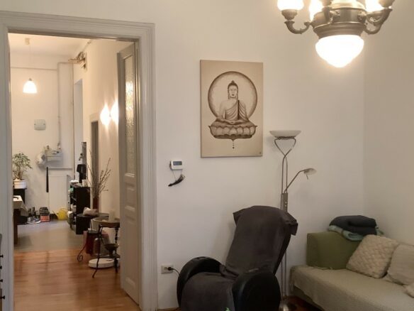 Apartment Of 81 M² With 3.7 M Ceilings & Loft Potential Near Városliget
