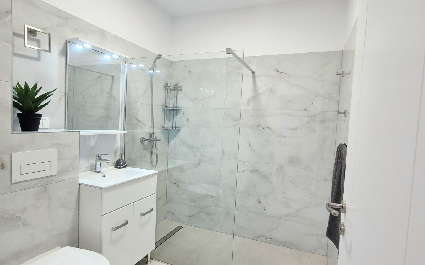 Brand-new Furnished Apartment With Parking | Ready To Rent | Alba Iulia, Romania