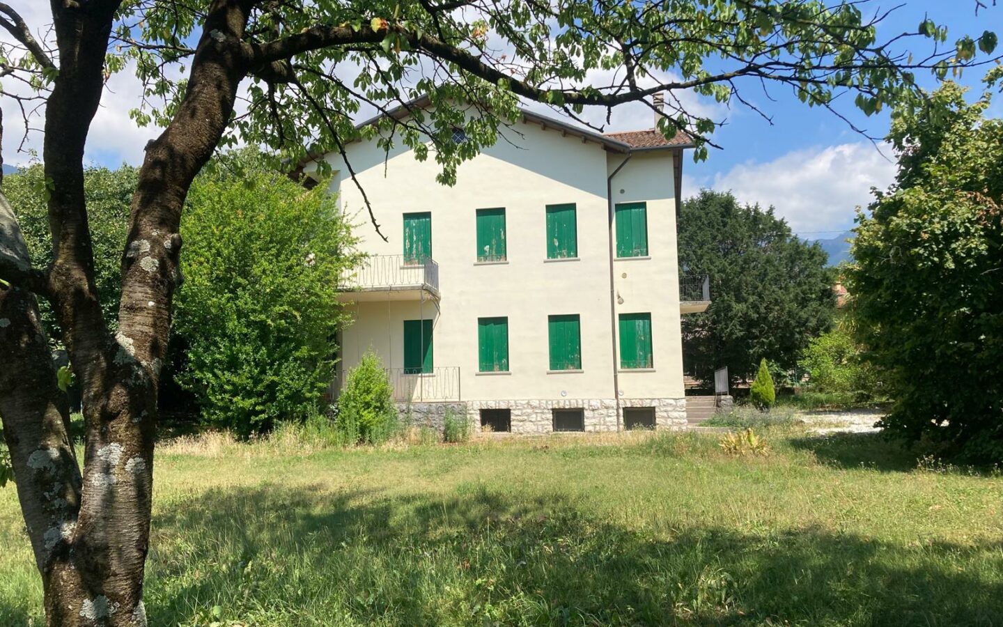 Villa Of 300 M² With Garden In Pieve Del Grappa