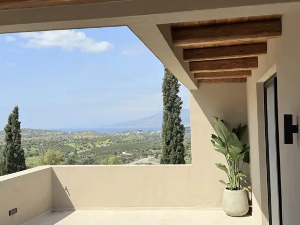 3-bedroom Villa In Moires, Greece (140 M²)