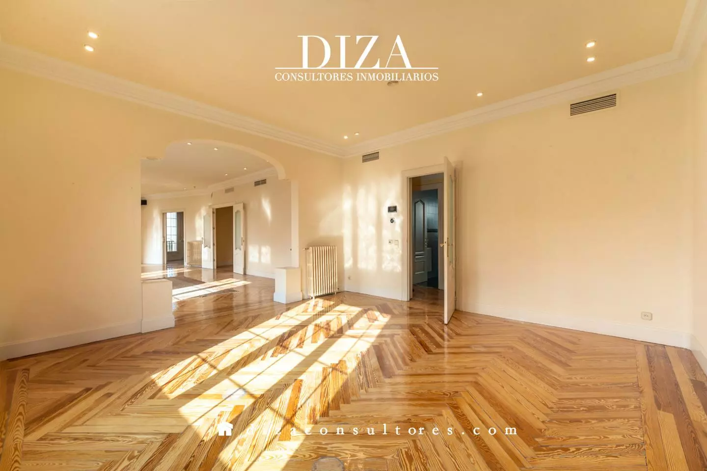 4078758-06b6ac21 Penthouse Of 0 M² With Corner Location In The Retreat