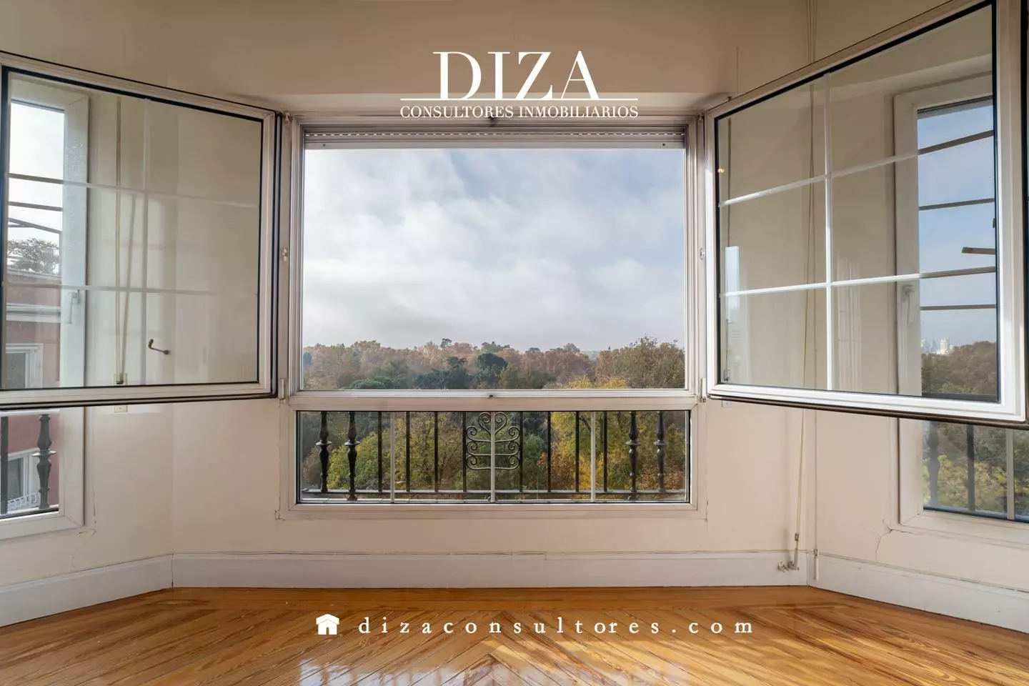 4078758-3252fa8d Penthouse Of 0 M² With Corner Location In The Retreat