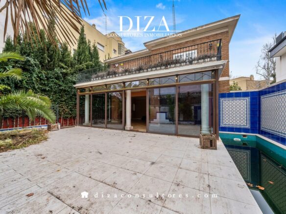 Independent Villa Of X With Renovation Potential In El Viso