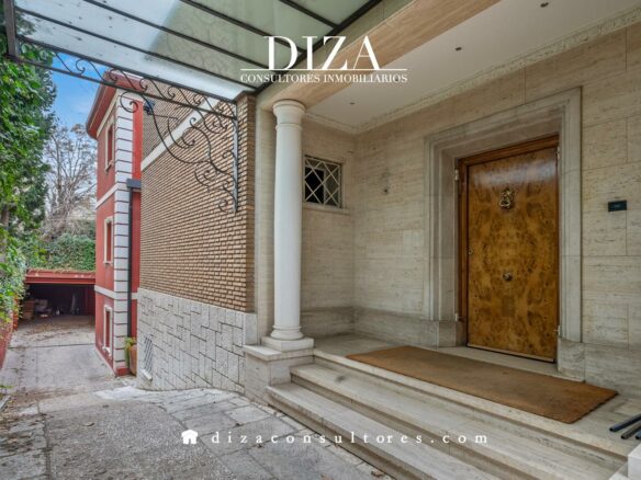 Independent Villa Of X With Renovation Potential In El Viso