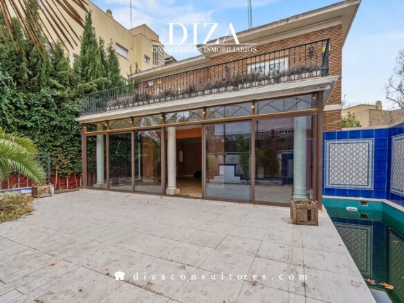 Independent Villa Of X With Renovation Potential In El Viso