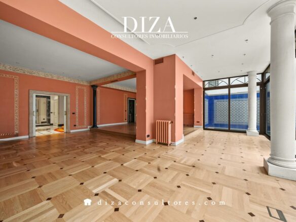 Independent Villa Of X With Renovation Potential In El Viso