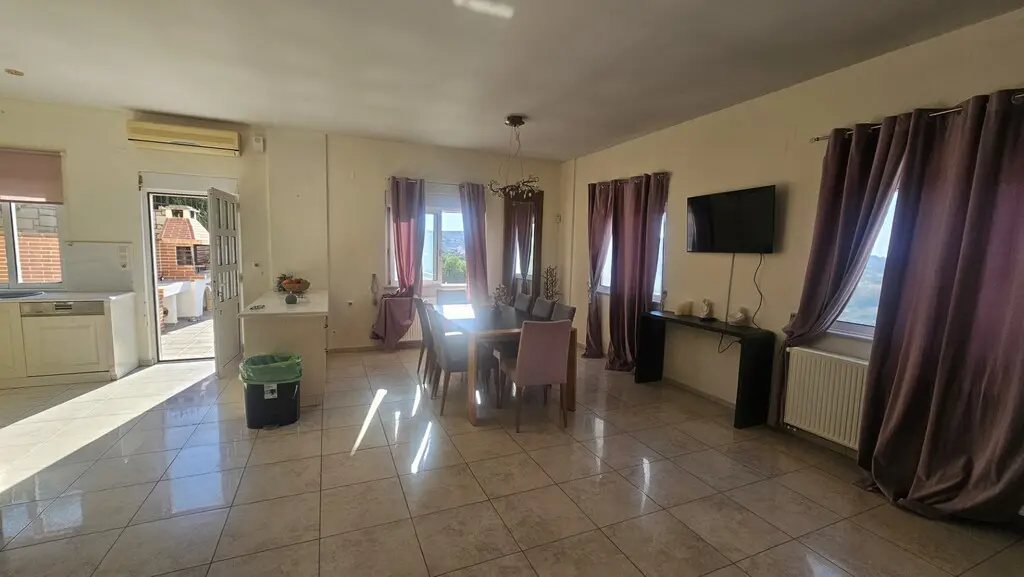 Villa Of 380 M² In Crete