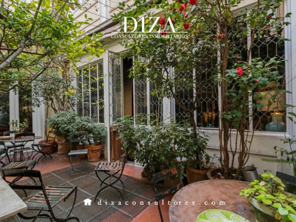 Palace House Of 500 M² In Cortes