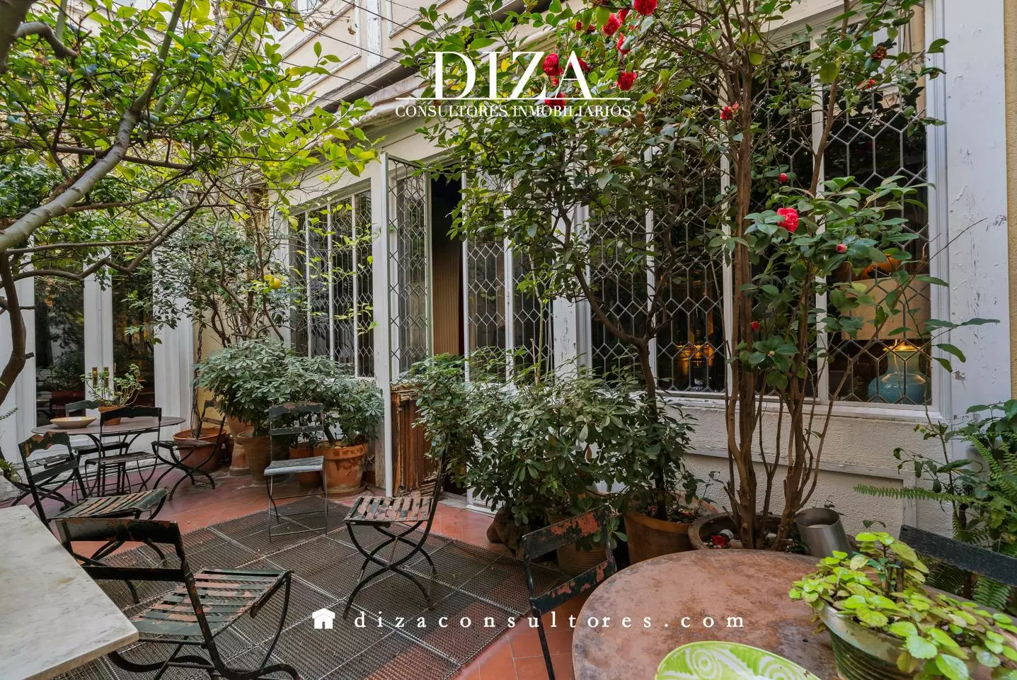 Palace House Of 500 M² In Cortes