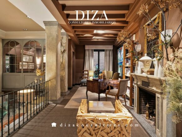 Palace House Of 500 M² In Cortes