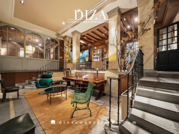Palace House Of 500 M² In Cortes