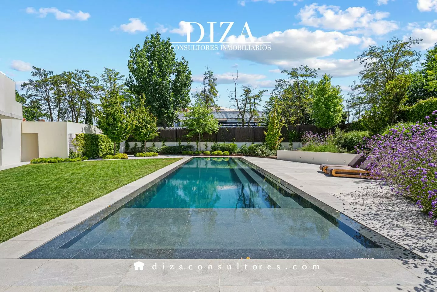 Villa Of 300 M² With Contemporary Design In Somosaguas