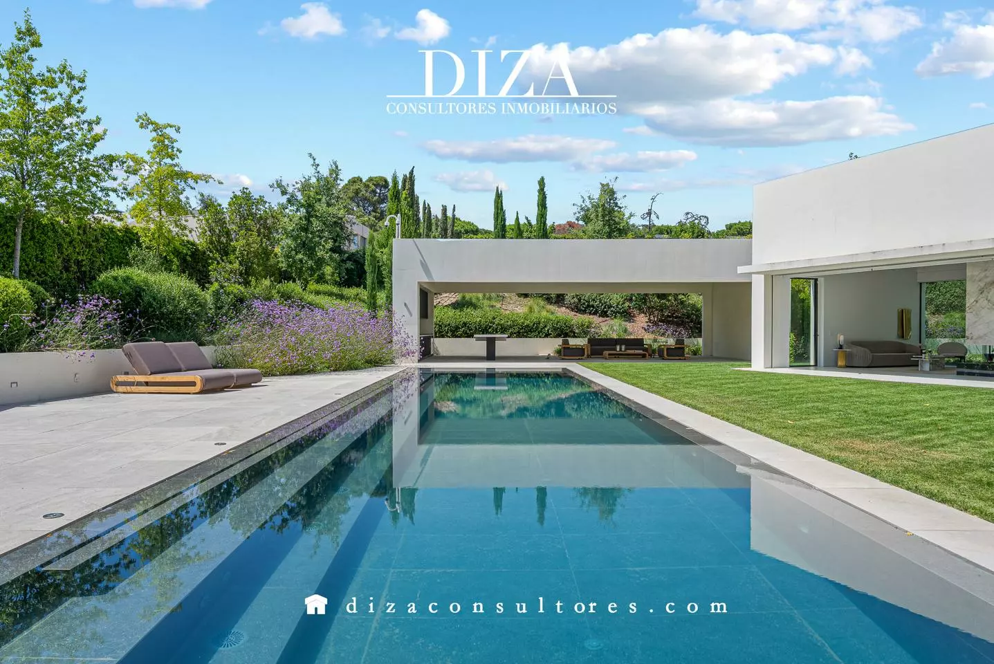 Villa Of 300 M² With Contemporary Design In Somosaguas