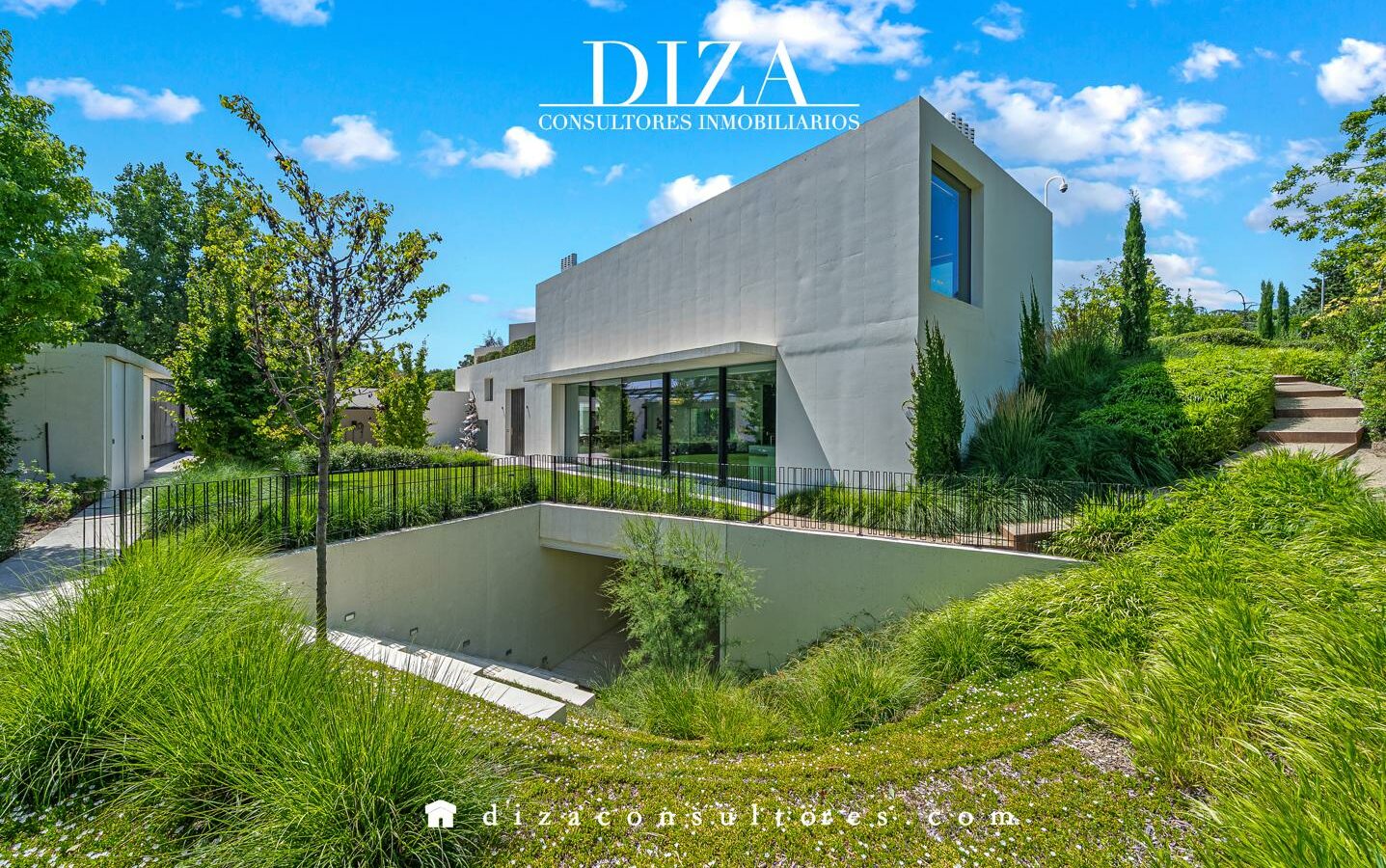 Villa Of 300 M² With Contemporary Design In Somosaguas