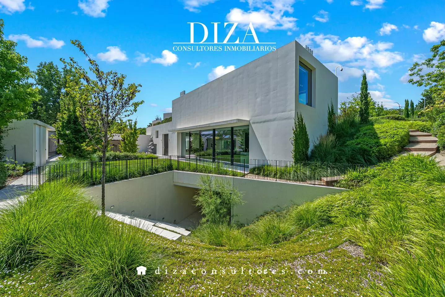 Villa Of 300 M² With Contemporary Design In Somosaguas